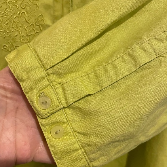 Chartreuse August Silk options button down shirt. Size 1X Linen 100% - Picture 3 of 6